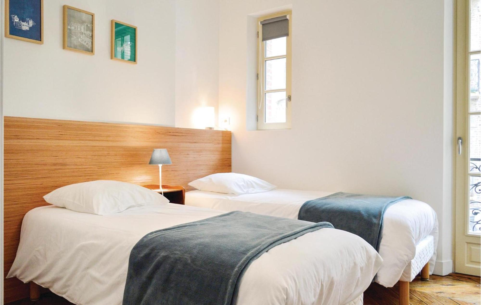 2 Bedroom Awesome Apartment In مير-لي-بان المظهر الخارجي الصورة