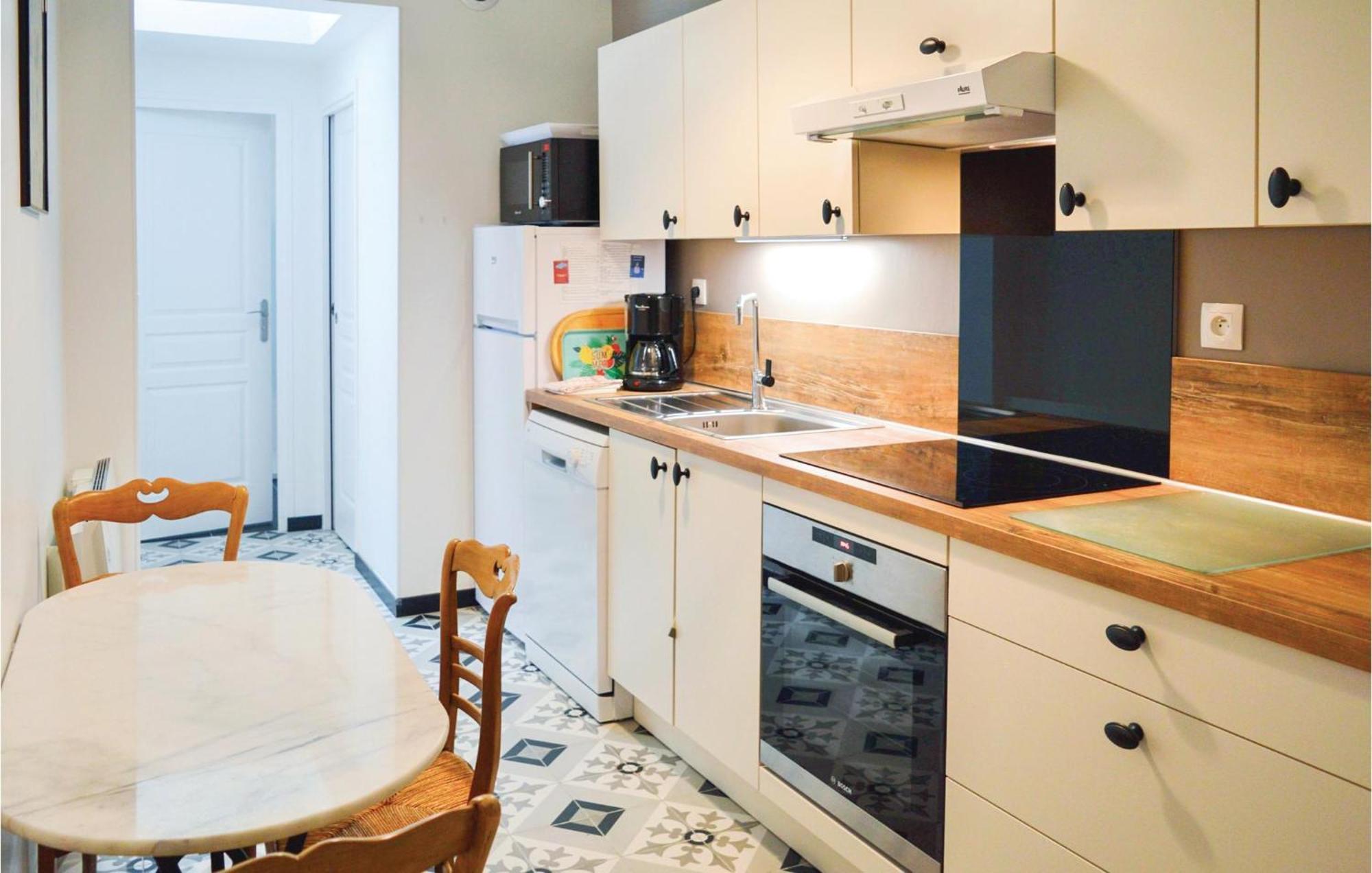 2 Bedroom Awesome Apartment In مير-لي-بان المظهر الخارجي الصورة